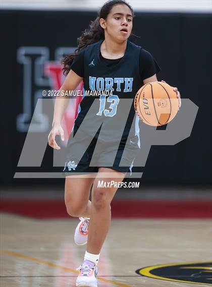Thumbnail 3 in Clovis North vs Centennial (Harvard-Westlake Invitational Classic) photogallery.