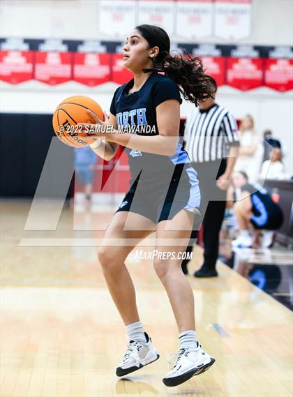 Thumbnail 3 in Clovis North vs Centennial (Harvard-Westlake Invitational Classic) photogallery.