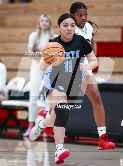 Thumbnail 2 in Clovis North vs Centennial (Harvard-Westlake Invitational Classic) photogallery.