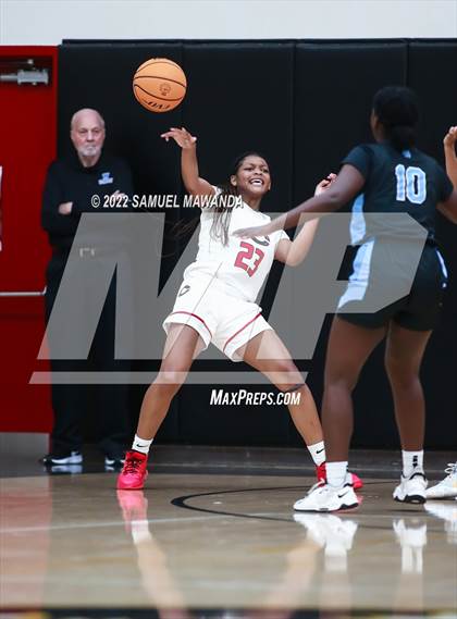 Thumbnail 3 in Clovis North vs Centennial (Harvard-Westlake Invitational Classic) photogallery.