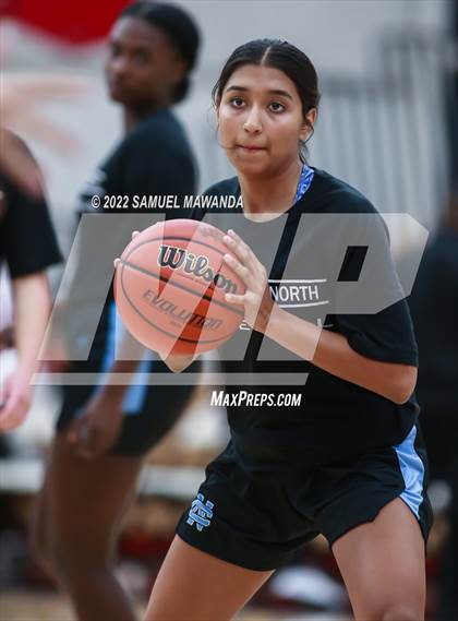 Thumbnail 3 in Clovis North vs Centennial (Harvard-Westlake Invitational Classic) photogallery.
