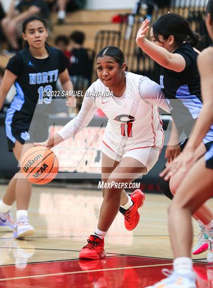 Thumbnail 3 in Clovis North vs Centennial (Harvard-Westlake Invitational Classic) photogallery.