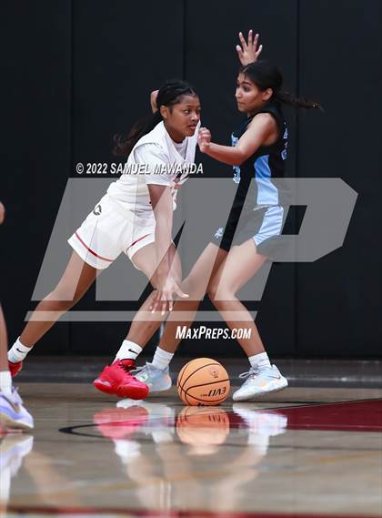Thumbnail 3 in Clovis North vs Centennial (Harvard-Westlake Invitational Classic) photogallery.