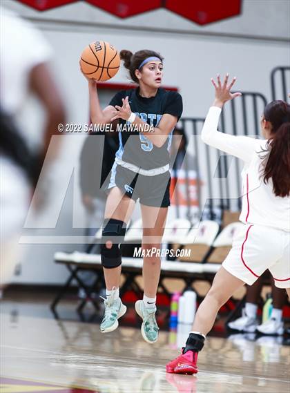 Thumbnail 3 in Clovis North vs Centennial (Harvard-Westlake Invitational Classic) photogallery.