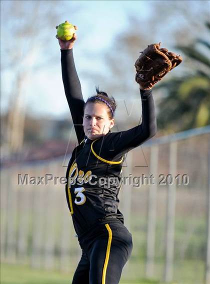 Thumbnail 3 in Whitney vs Del Oro (Victory Pre-Season Tournament) photogallery.