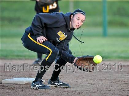 Thumbnail 3 in Whitney vs Del Oro (Victory Pre-Season Tournament) photogallery.