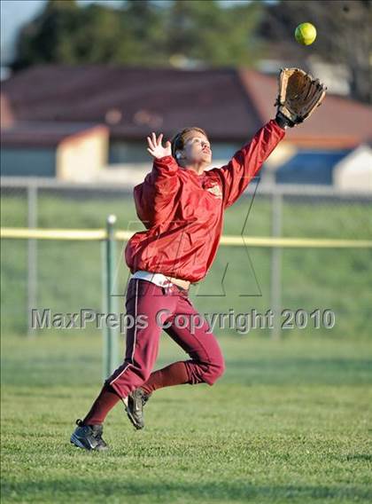 Thumbnail 2 in Whitney vs Del Oro (Victory Pre-Season Tournament) photogallery.