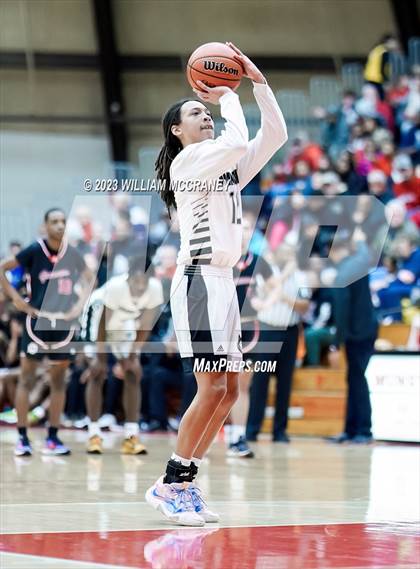 Thumbnail 3 in Hammond Morton vs. Hammond Central (IHSAA 4A S1 Round 2) photogallery.