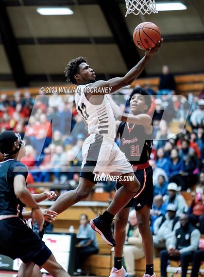 Thumbnail 2 in Hammond Morton vs. Hammond Central (IHSAA 4A S1 Round 2) photogallery.