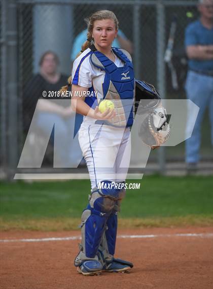 Thumbnail 3 in Klein Oak vs Klein photogallery.