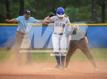 Thumbnail 3 in Klein Oak vs Klein photogallery.