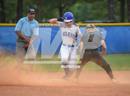 Thumbnail 1 in Klein Oak vs Klein photogallery.