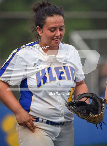 Thumbnail 1 in Klein Oak vs Klein photogallery.