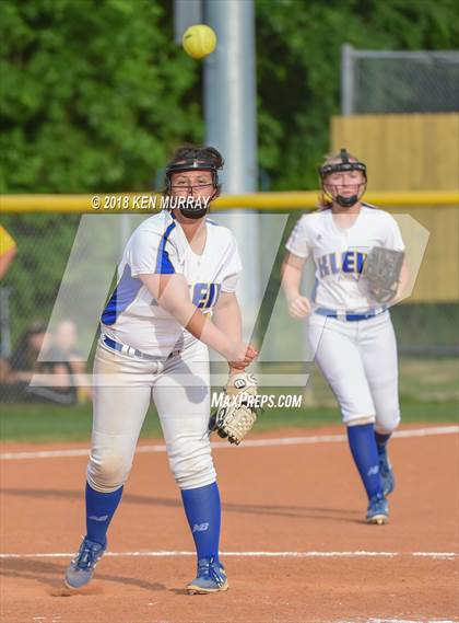 Thumbnail 3 in Klein Oak vs Klein photogallery.