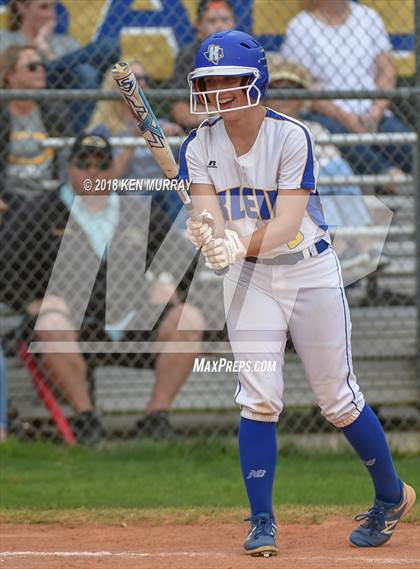 Thumbnail 2 in Klein Oak vs Klein photogallery.