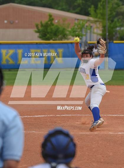 Thumbnail 2 in Klein Oak vs Klein photogallery.