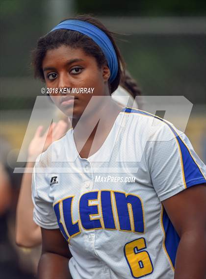Thumbnail 3 in Klein Oak vs Klein photogallery.