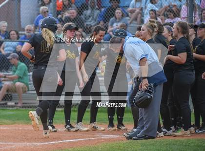Thumbnail 3 in Klein Oak vs Klein photogallery.