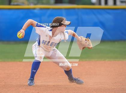 Thumbnail 1 in Klein Oak vs Klein photogallery.