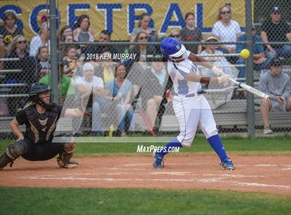 Thumbnail 3 in Klein Oak vs Klein photogallery.