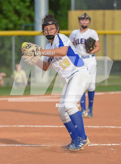 Thumbnail 2 in Klein Oak vs Klein photogallery.