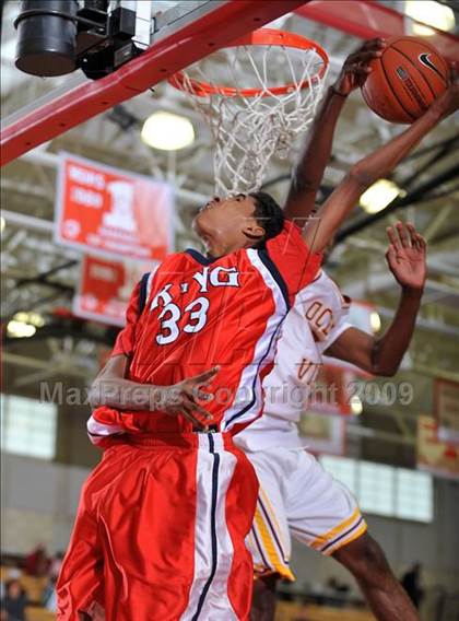 Thumbnail 1 in Ocean View vs. King (Nike Extravaganza) photogallery.