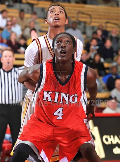 Thumbnail 1 in Ocean View vs. King (Nike Extravaganza) photogallery.