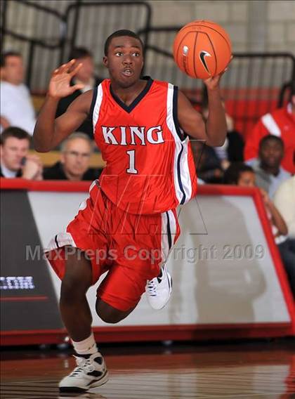 Thumbnail 1 in Ocean View vs. King (Nike Extravaganza) photogallery.