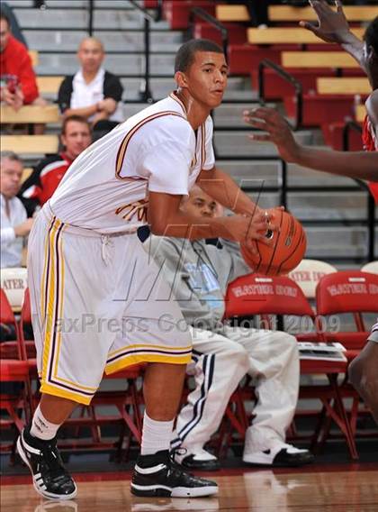 Thumbnail 1 in Ocean View vs. King (Nike Extravaganza) photogallery.