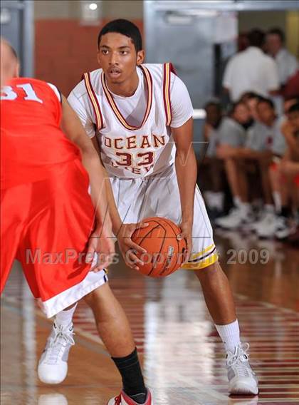 Thumbnail 2 in Ocean View vs. King (Nike Extravaganza) photogallery.