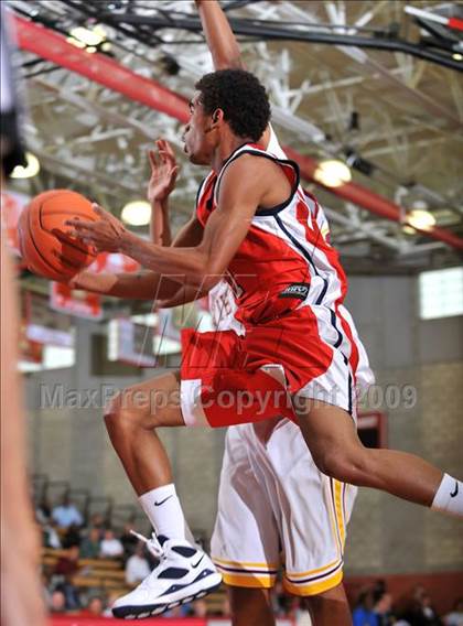 Thumbnail 3 in Ocean View vs. King (Nike Extravaganza) photogallery.