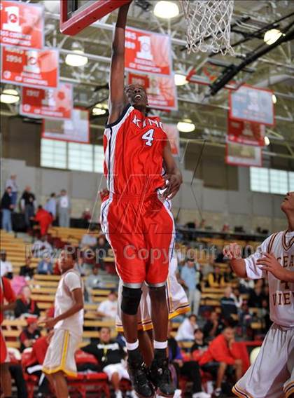 Thumbnail 2 in Ocean View vs. King (Nike Extravaganza) photogallery.