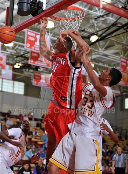 Thumbnail 2 in Ocean View vs. King (Nike Extravaganza) photogallery.