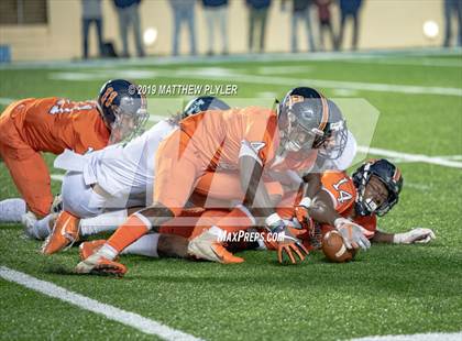 Thumbnail 2 in Leesville Road vs. Zebulon B. Vance (NCHSAA 4AA Final) photogallery.