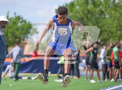 Thumbnail 3 in Roosevelt Invitational photogallery.