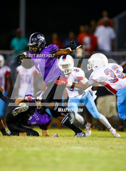 Thumbnail 3 in King vs. Spoto photogallery.