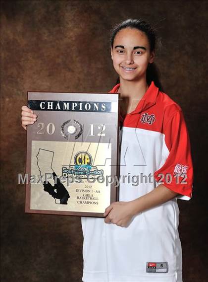 Thumbnail 2 in Mater Dei (CIF SS D1A Final - Award Photos) photogallery.