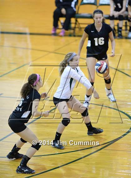 Thumbnail 1 in Geneva vs Glenbard West (Hilltopper Invite) photogallery.