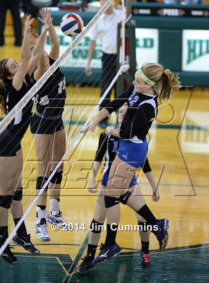 Thumbnail 1 in Geneva vs Glenbard West (Hilltopper Invite) photogallery.