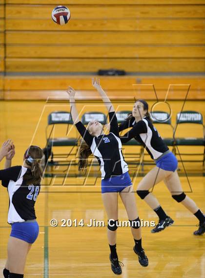 Thumbnail 3 in Geneva vs Glenbard West (Hilltopper Invite) photogallery.