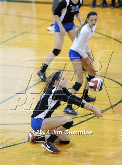 Thumbnail 1 in Geneva vs Glenbard West (Hilltopper Invite) photogallery.