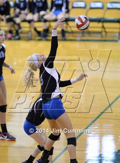 Thumbnail 1 in Geneva vs Glenbard West (Hilltopper Invite) photogallery.