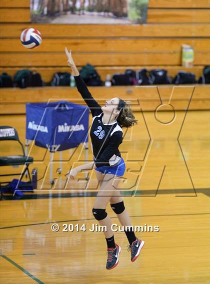 Thumbnail 1 in Geneva vs Glenbard West (Hilltopper Invite) photogallery.
