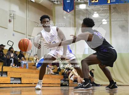 Thumbnail 1 in Jesuit vs Hahnville (Country Day Classic) photogallery.