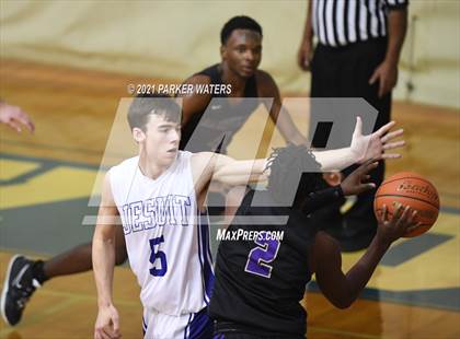 Thumbnail 1 in Jesuit vs Hahnville (Country Day Classic) photogallery.
