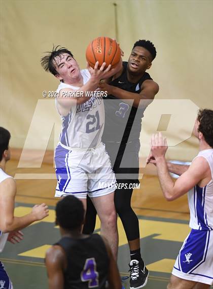 Thumbnail 2 in Jesuit vs Hahnville (Country Day Classic) photogallery.
