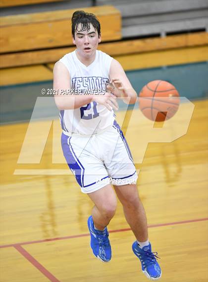 Thumbnail 2 in Jesuit vs Hahnville (Country Day Classic) photogallery.