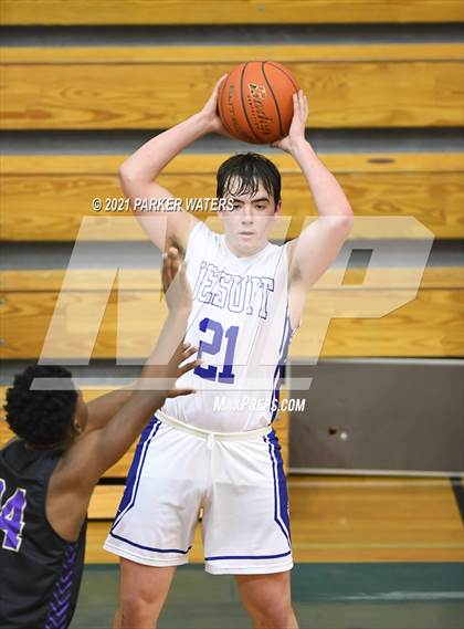 Thumbnail 3 in Jesuit vs Hahnville (Country Day Classic) photogallery.