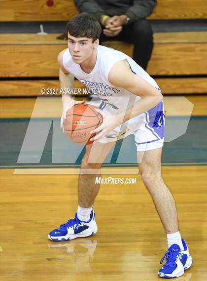 Thumbnail 2 in Jesuit vs Hahnville (Country Day Classic) photogallery.
