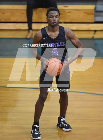 Thumbnail 3 in Jesuit vs Hahnville (Country Day Classic) photogallery.